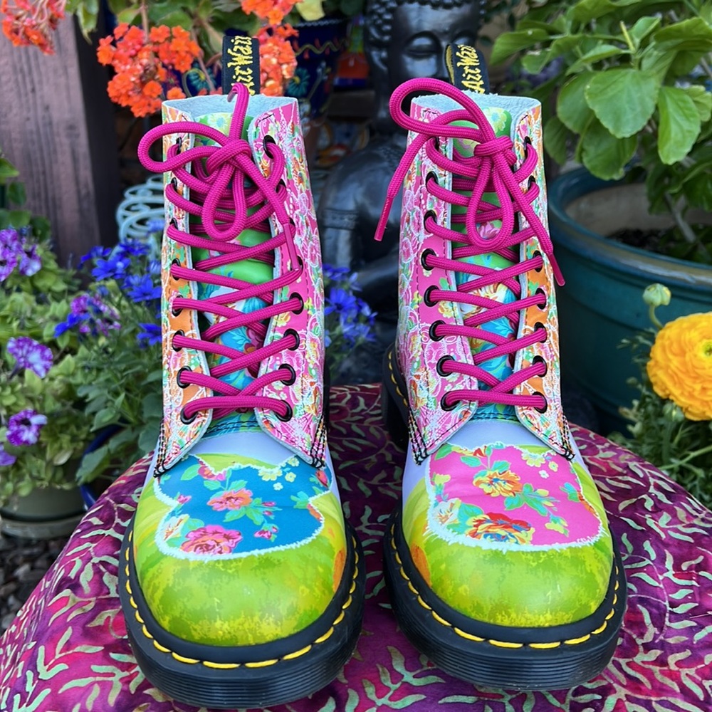 Dr. Martens Colorful Retro Psychedelic Pascal Daze Floral Combat Boots EC 🥰 - Picture 5 of 17